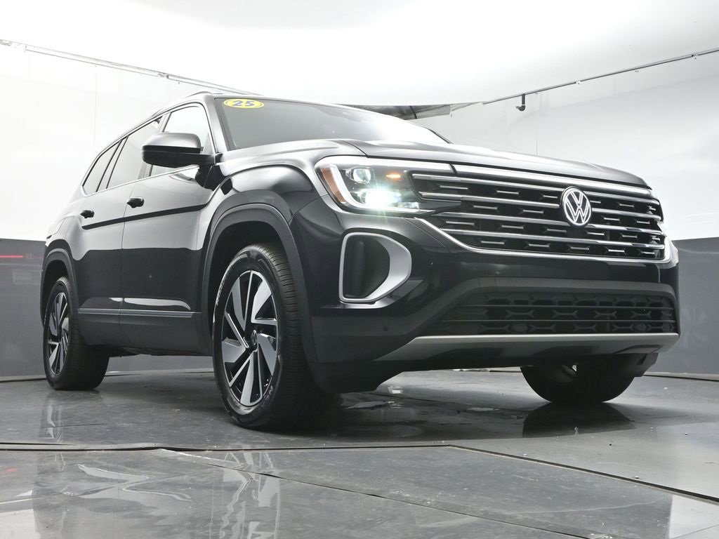 Used 2025 Volkswagen Atlas SEL image 33