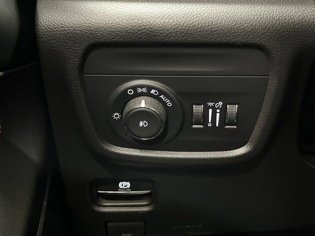 Used 2022 Jeep Grand Cherokee Trailhawk w/ ADV Protech Group II image 26