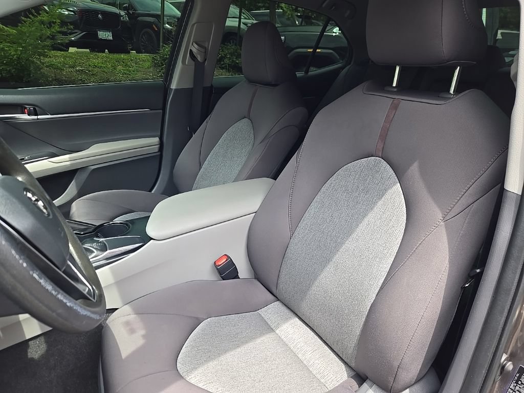 Used 2019 Toyota Camry LE FWD image 13