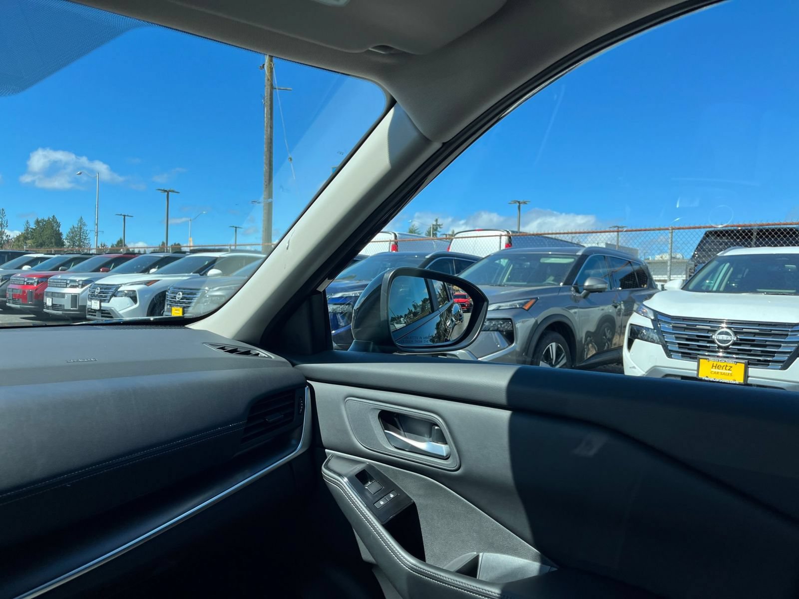 Used 2026 Nissan Rogue SV AWD/4WD image 32