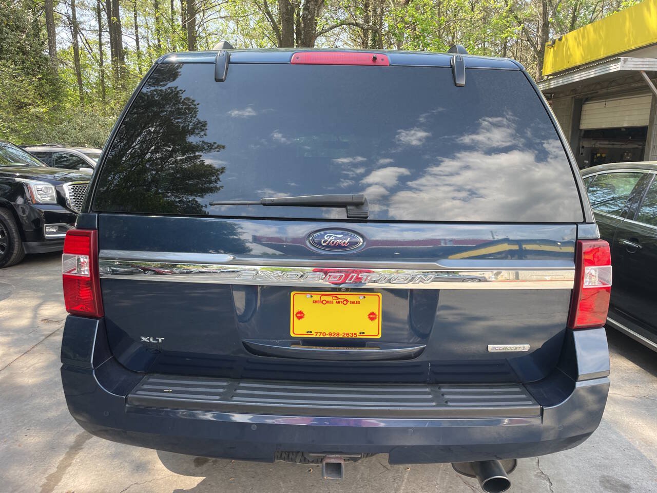 Used 2017 Ford Expedition XLT AWD/4WD image 6