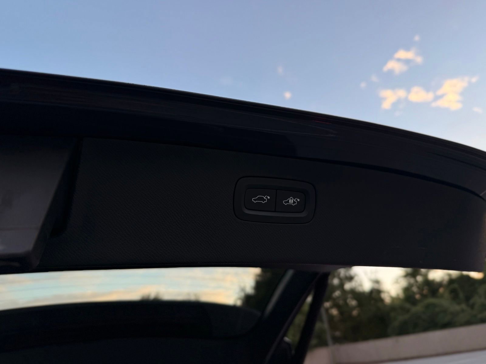 Used 2023 Volvo XC90 T8 Plus image 56