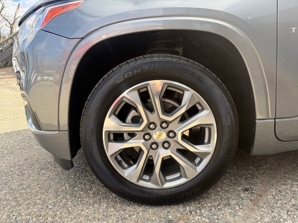 Used 2019 Chevrolet Traverse Premier w/ LPO, Floor Liner Package AWD/4WD image 11