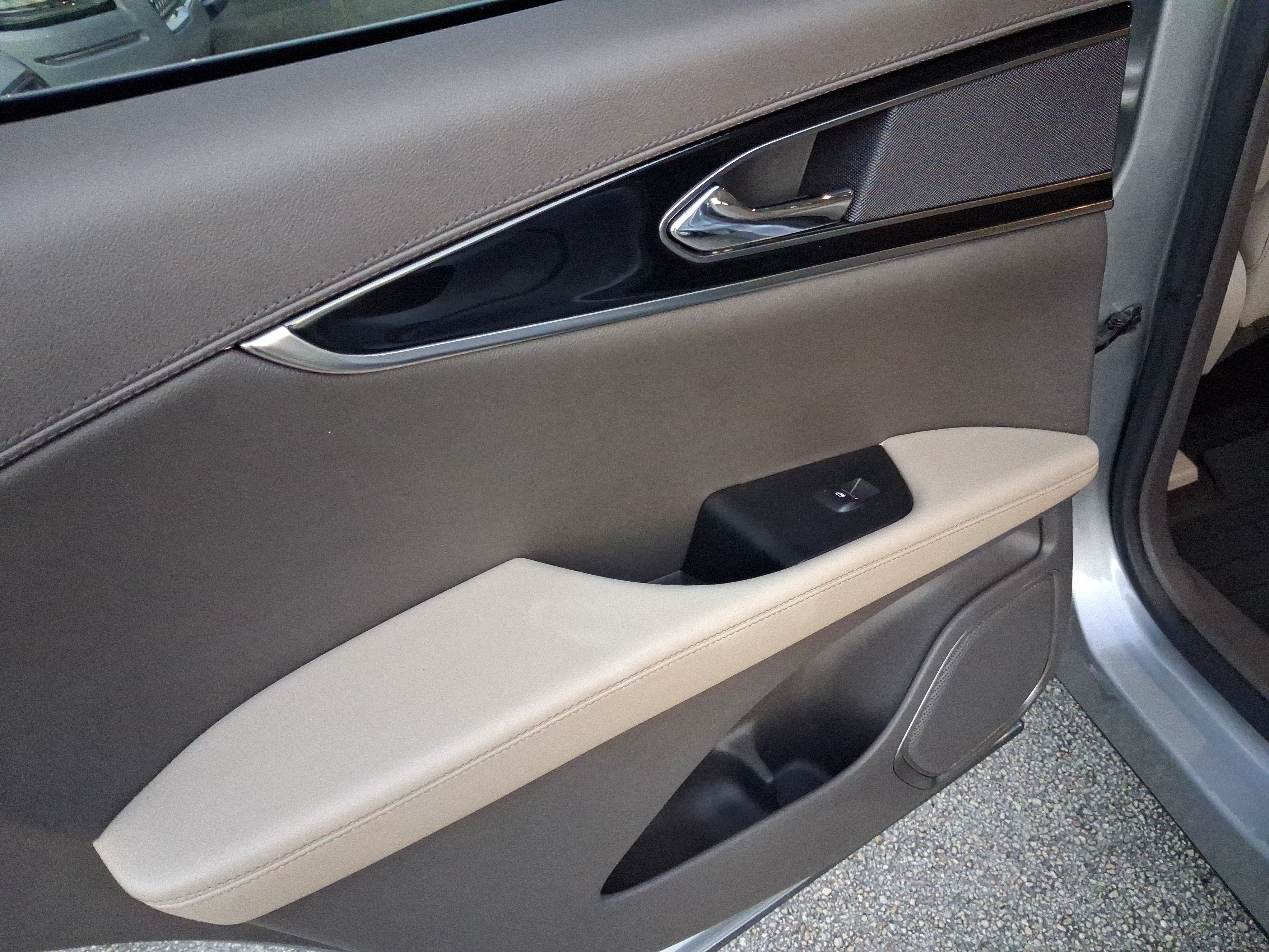 Certified 2023 Lincoln Nautilus FWD w/ Premium Package image 7