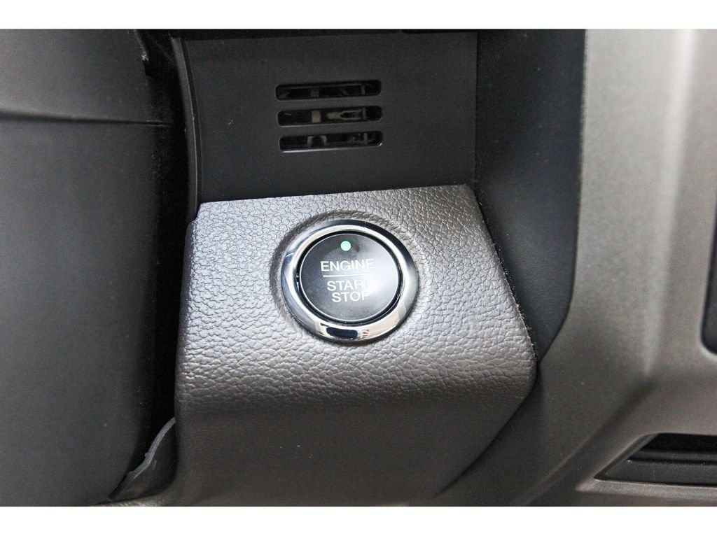 Used 2018 Ford Expedition XLT w/ Equipment Group 202A RWD image 23