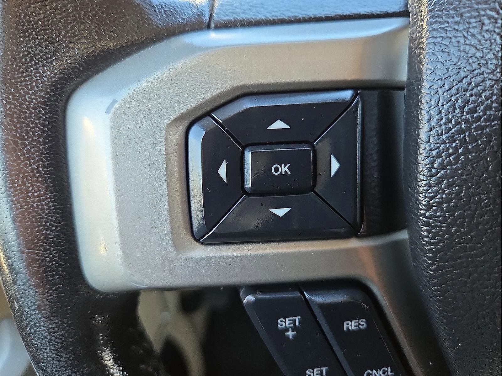 Used 2018 Ford F350 Lariat w/ Chrome Package image 19
