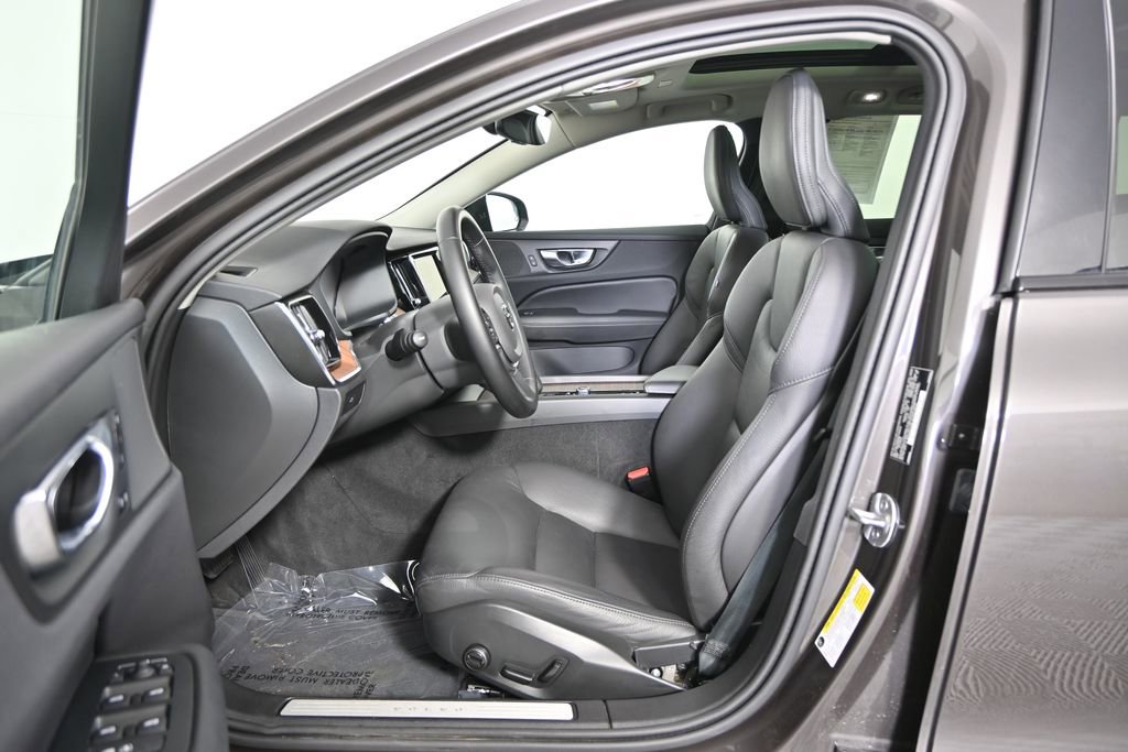 Used 2025 Volvo V60 B5 Cross Country Plus AWD/4WD image 21