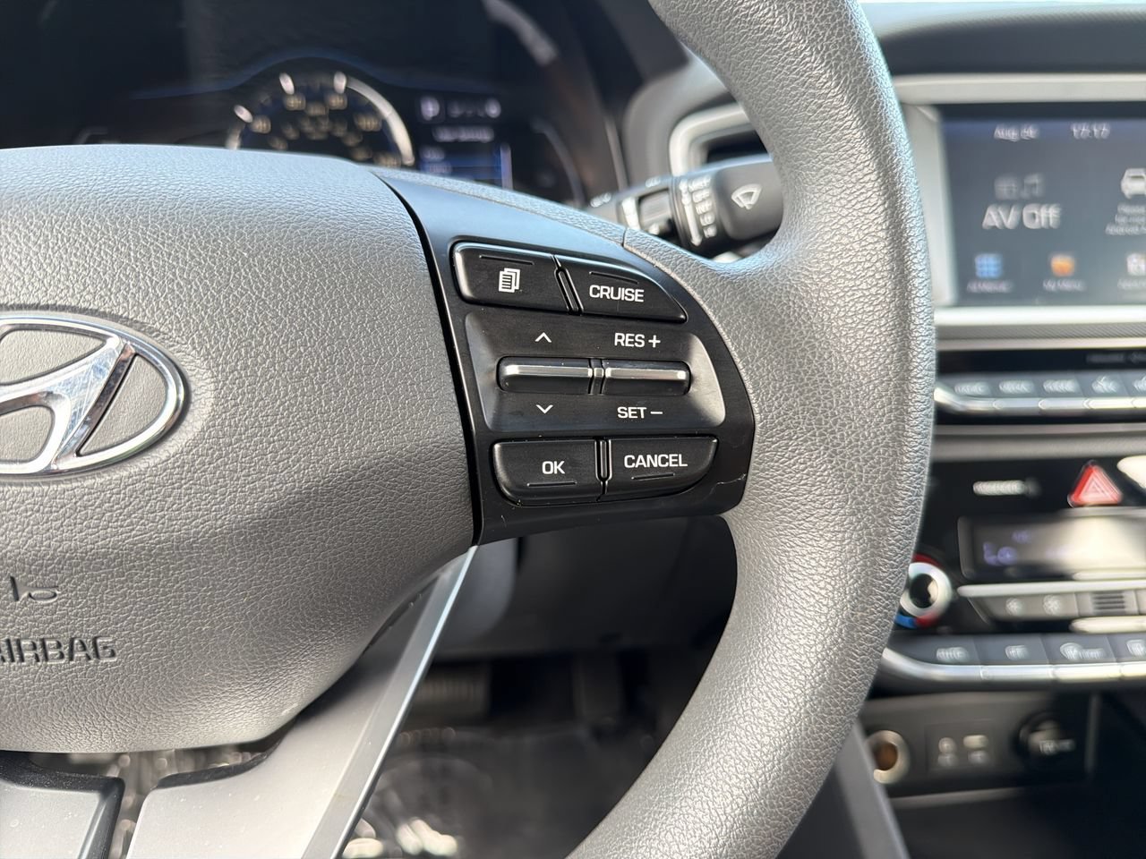 Used 2018 Hyundai Ioniq Blue FWD image 26