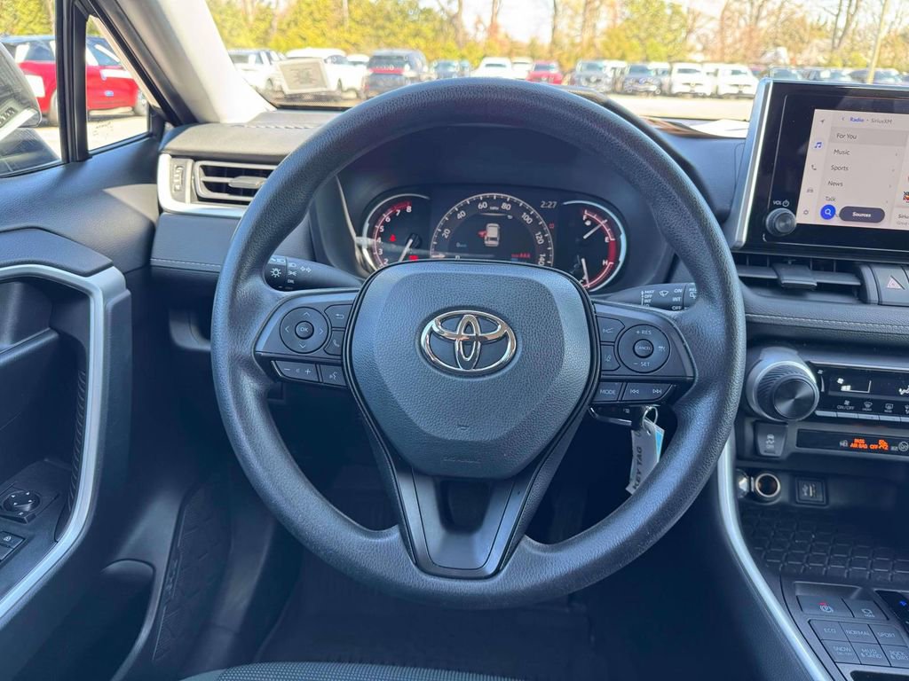 Used 2023 Toyota RAV4 LE AWD/4WD image 22