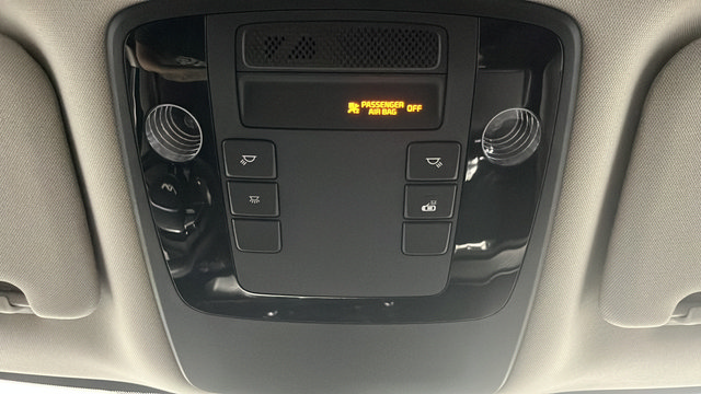Used 2024 Kia Carnival LX FWD image 32