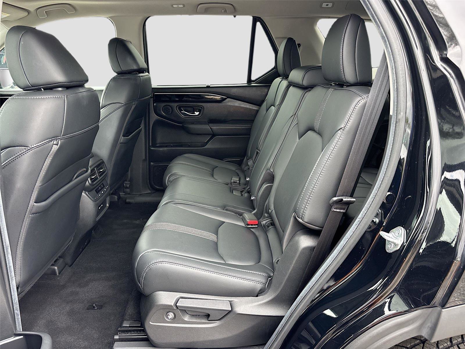 Certified 2025 Honda Pilot Touring image 30