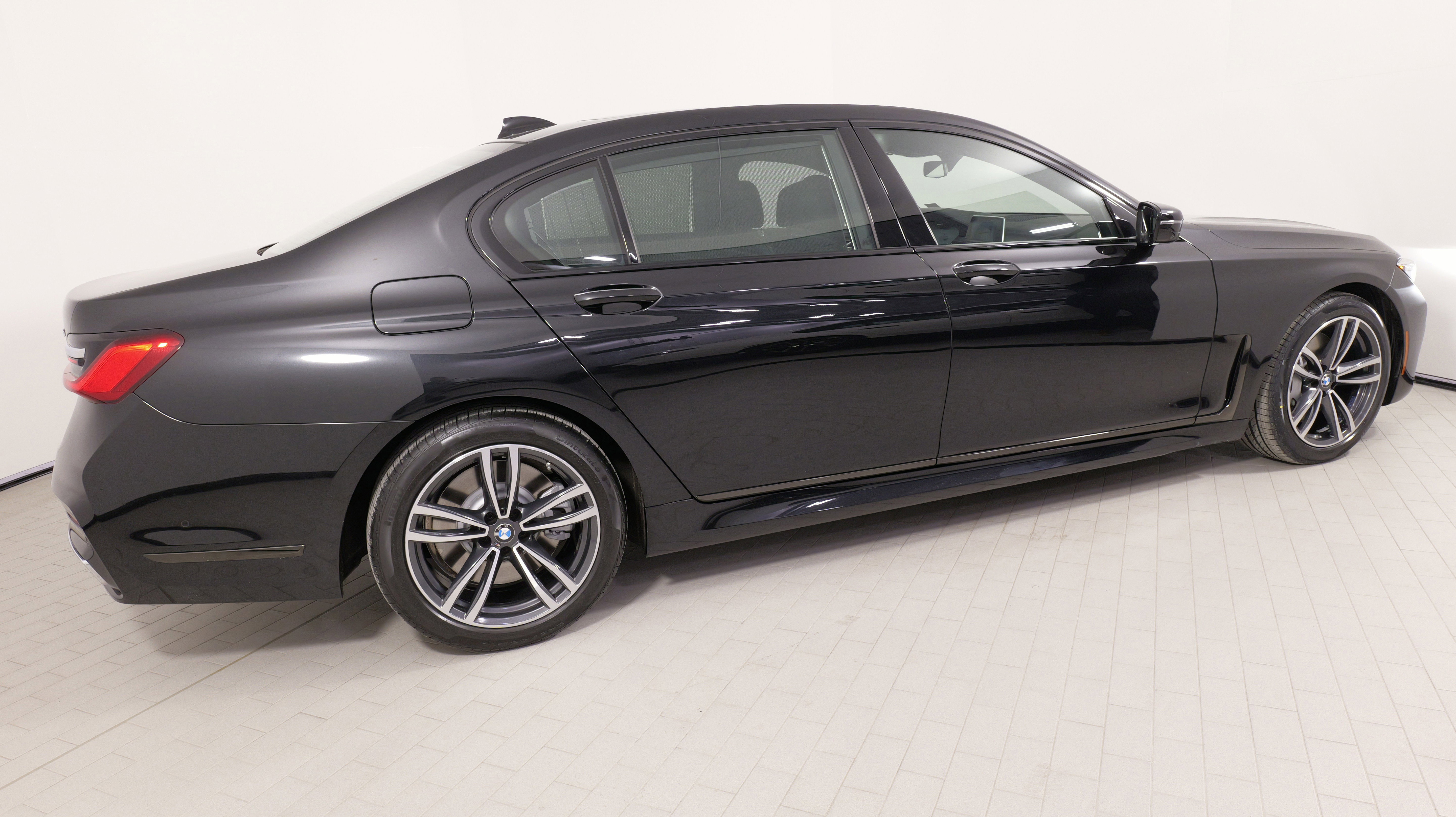 Used 2022 BMW 750i xDrive 750i xDrive w/ Executive Package image 11