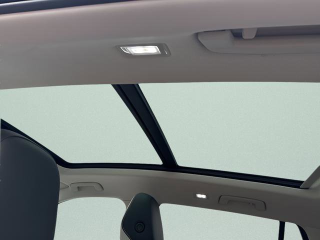 New 2025 Volkswagen Tiguan SE image 19