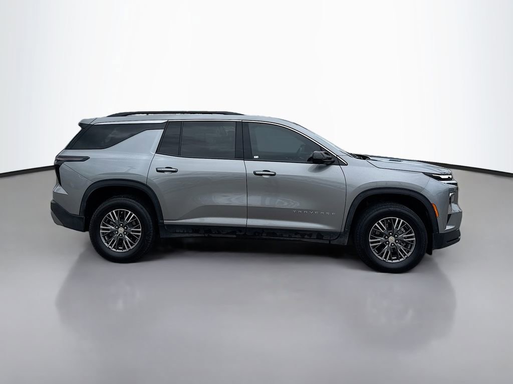 Used 2024 Chevrolet Traverse LT FWD image 8