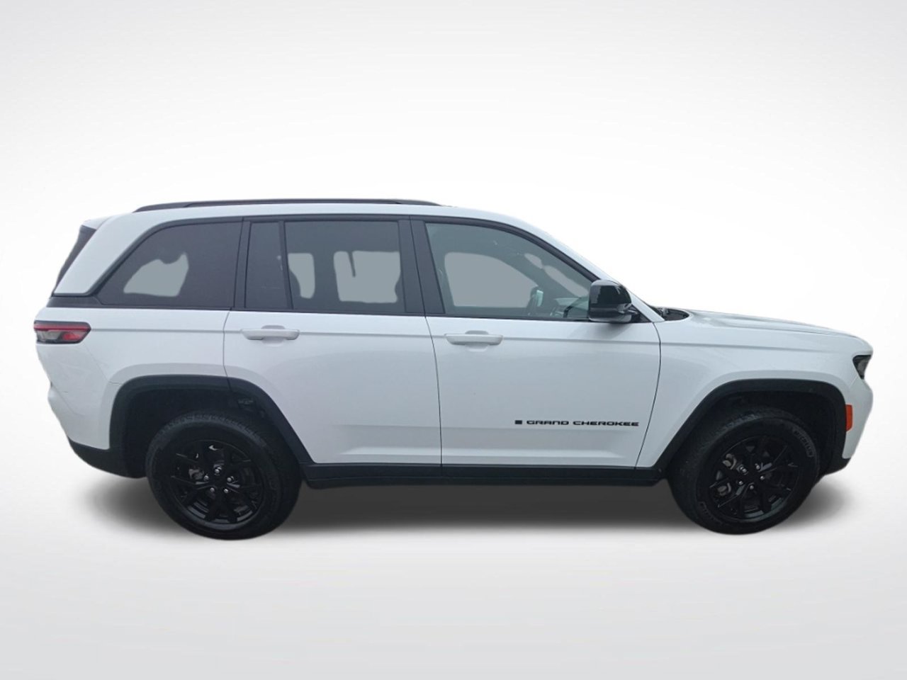 Used 2025 Jeep Grand Cherokee Altitude AWD/4WD image 6