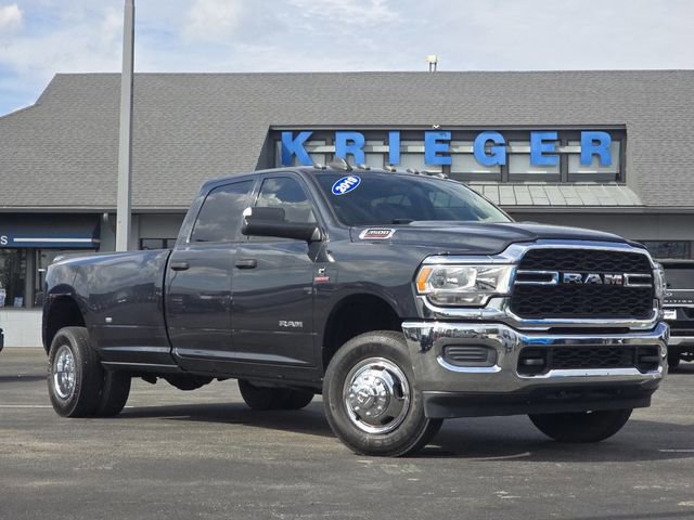 Used 2019 RAM 3500 Tradesman w/ Chrome Appearance Group image 2