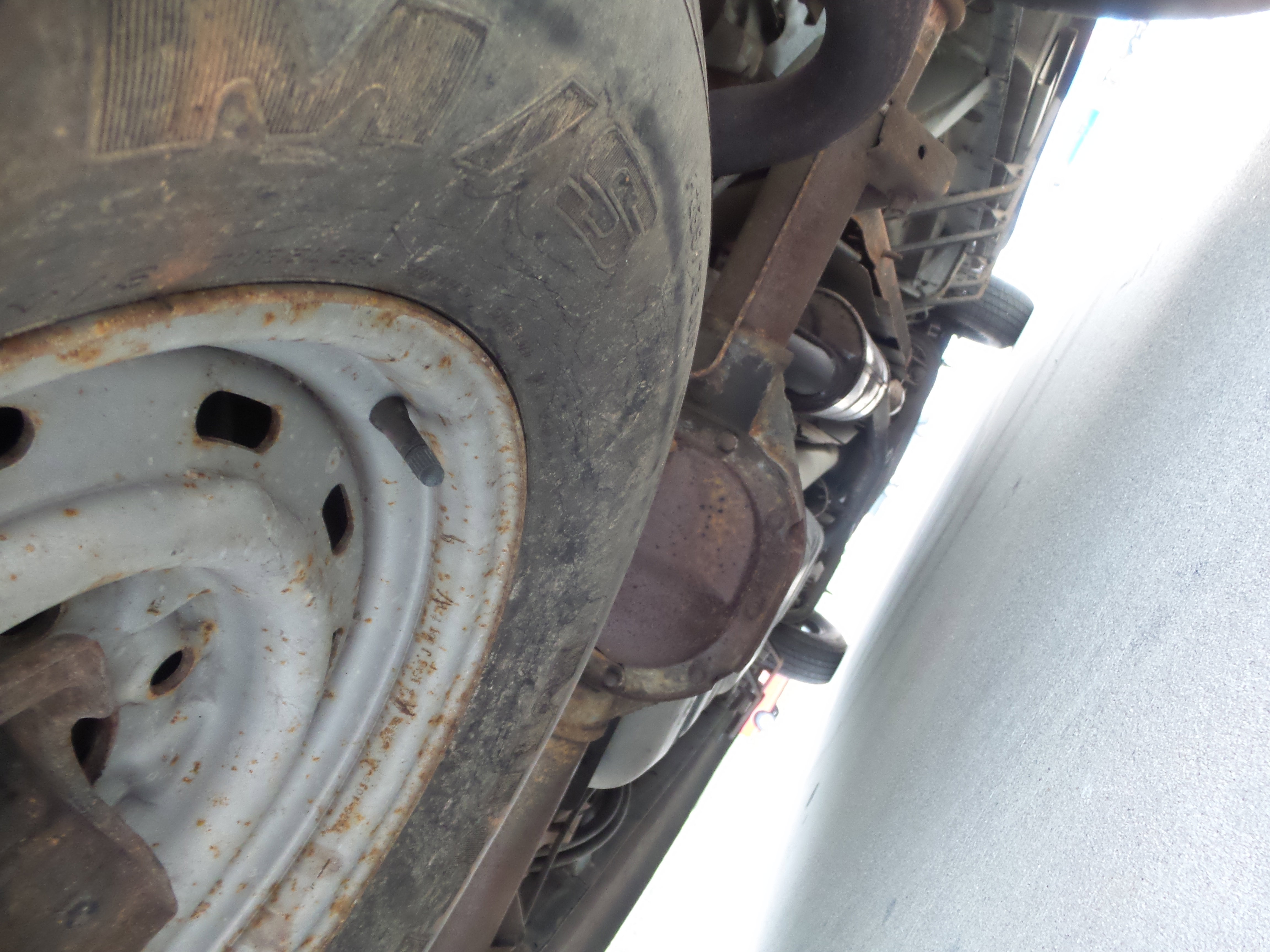 Used 2000 Ford E-150 and Econoline 150 RWD image 71