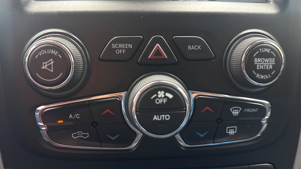 Used 2019 RAM 1500 Classic SLT w/ Luxury Group AWD/4WD image 32