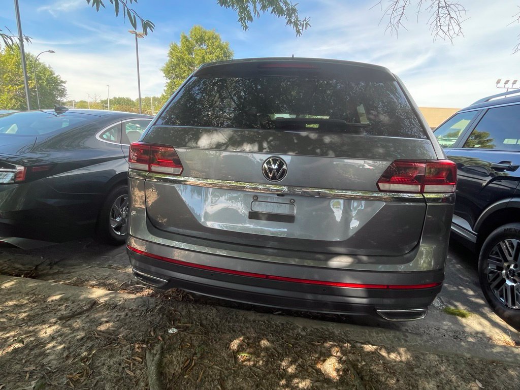 Used 2023 Volkswagen Atlas SE w/ Black Wheel Package FWD image 5