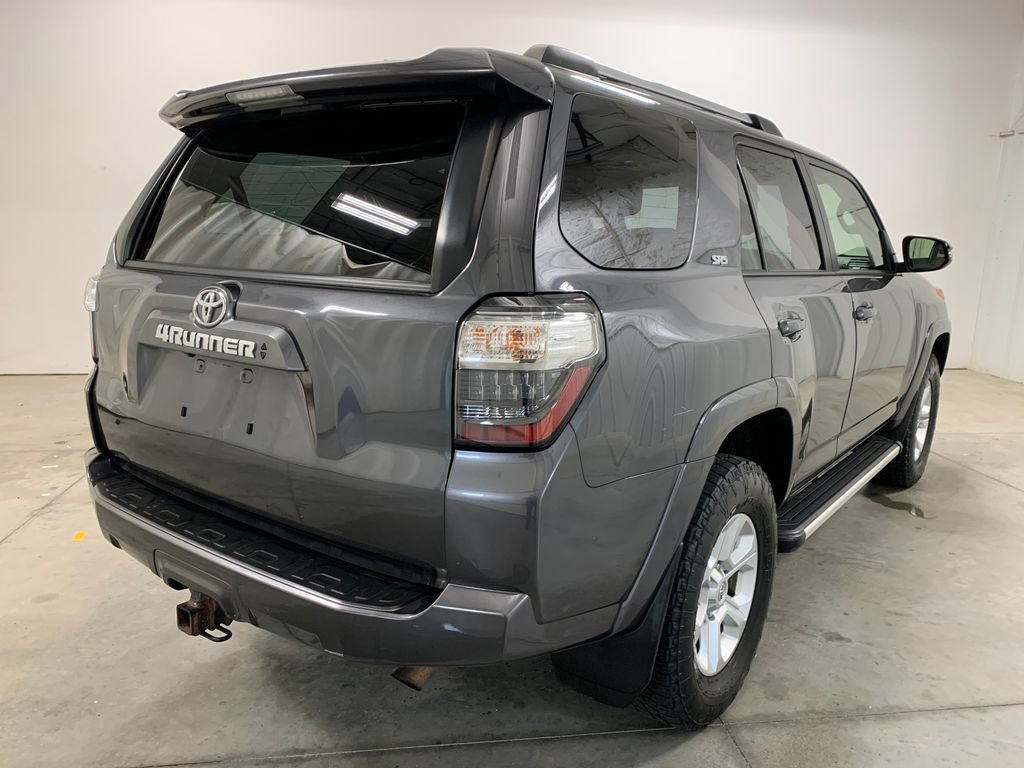 Used 2020 Toyota 4Runner SR5 Premium w/ Moonroof Package AWD/4WD image 26