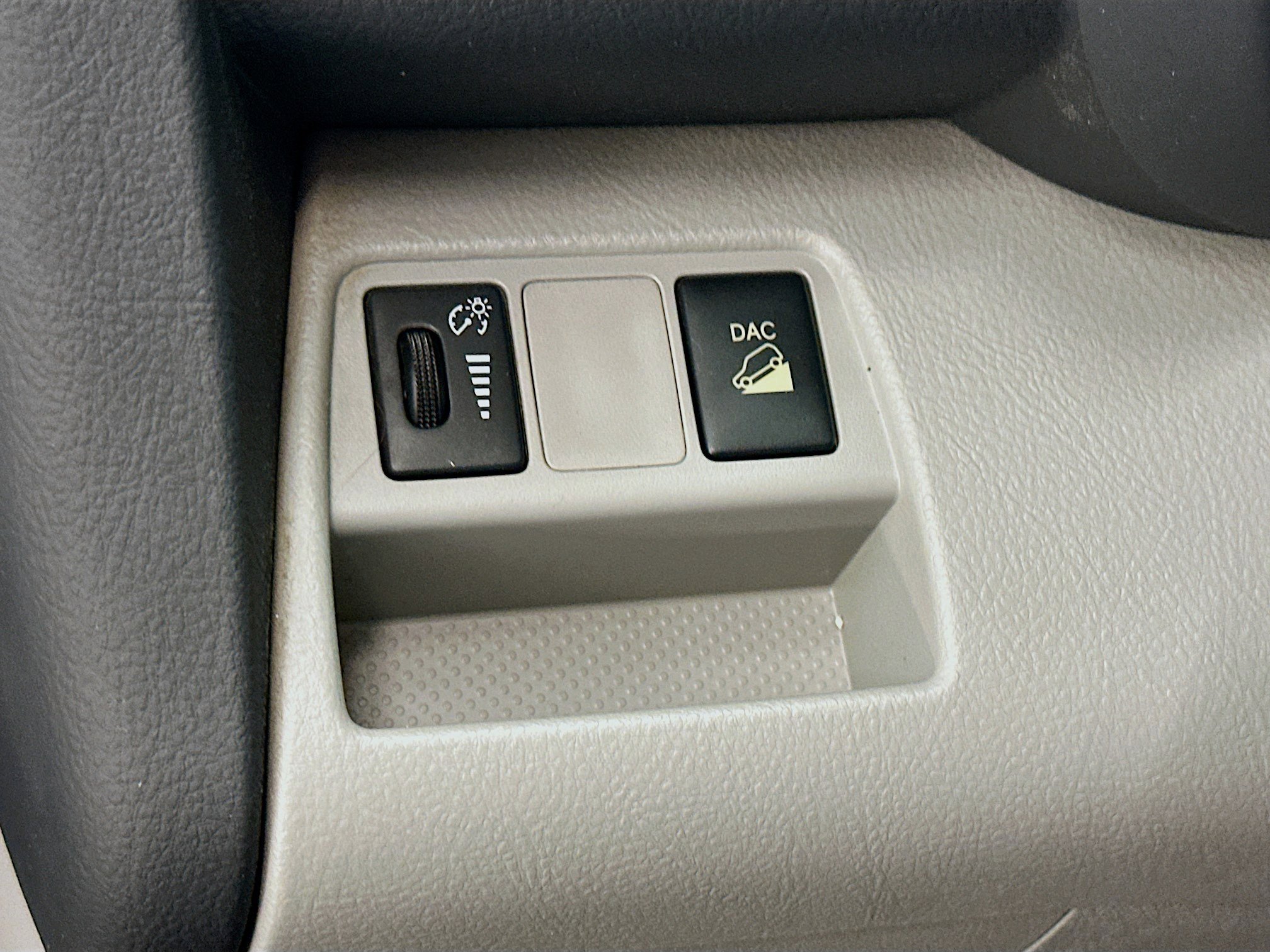 Used 2012 Toyota RAV4 Limited w/ Navigation Value Pkg AWD/4WD image 17