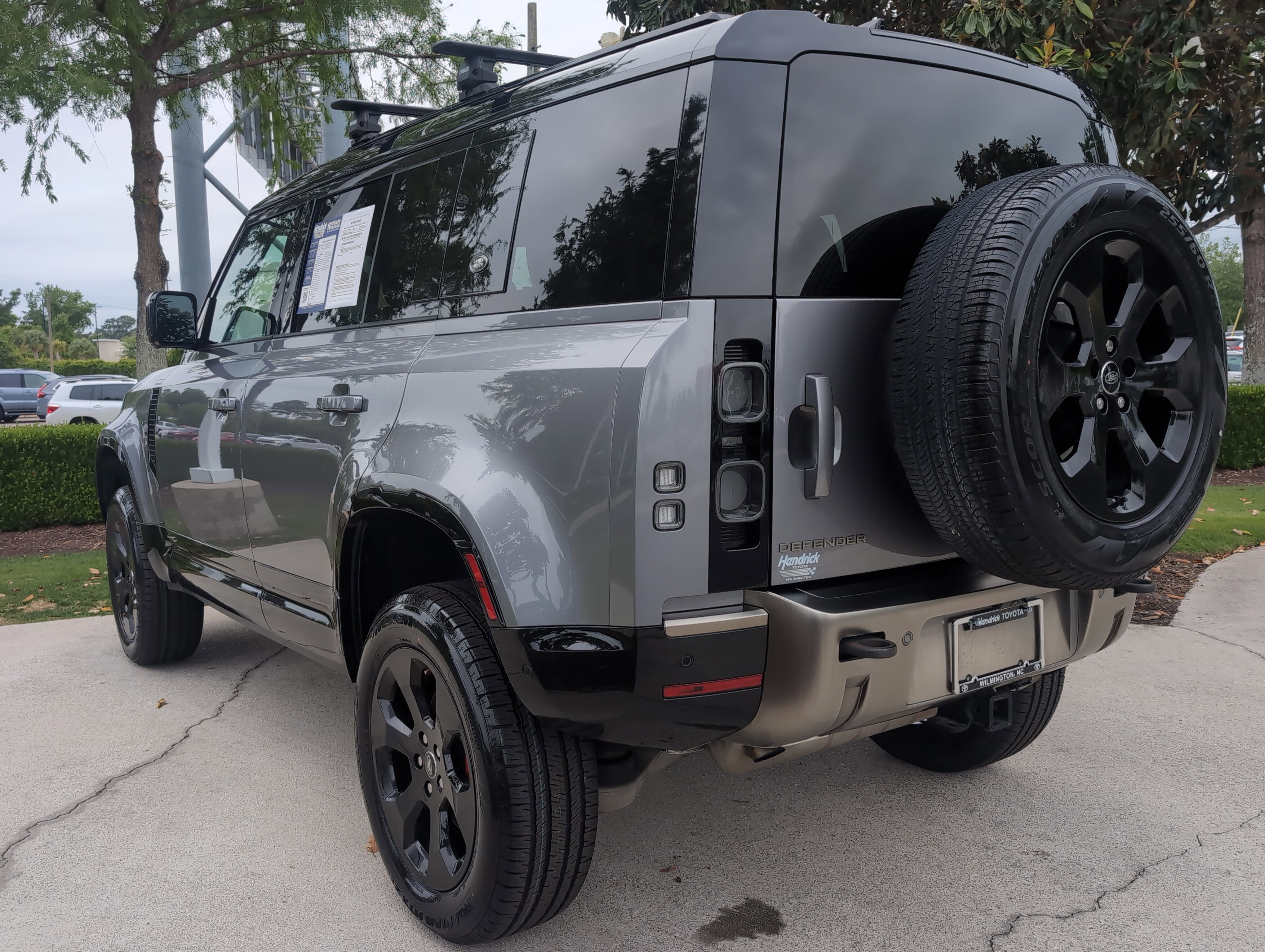 Used 2023 Land Rover Defender 110 X AWD/4WD image 8