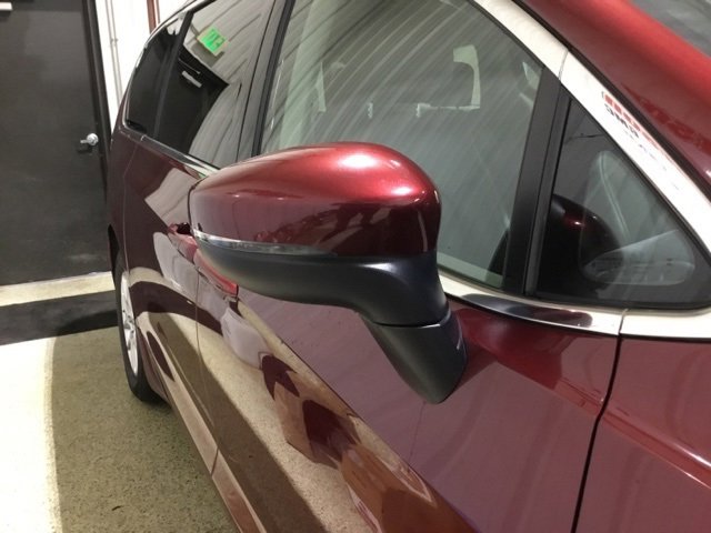 Used 2023 Chrysler Pacifica Touring-L image 22