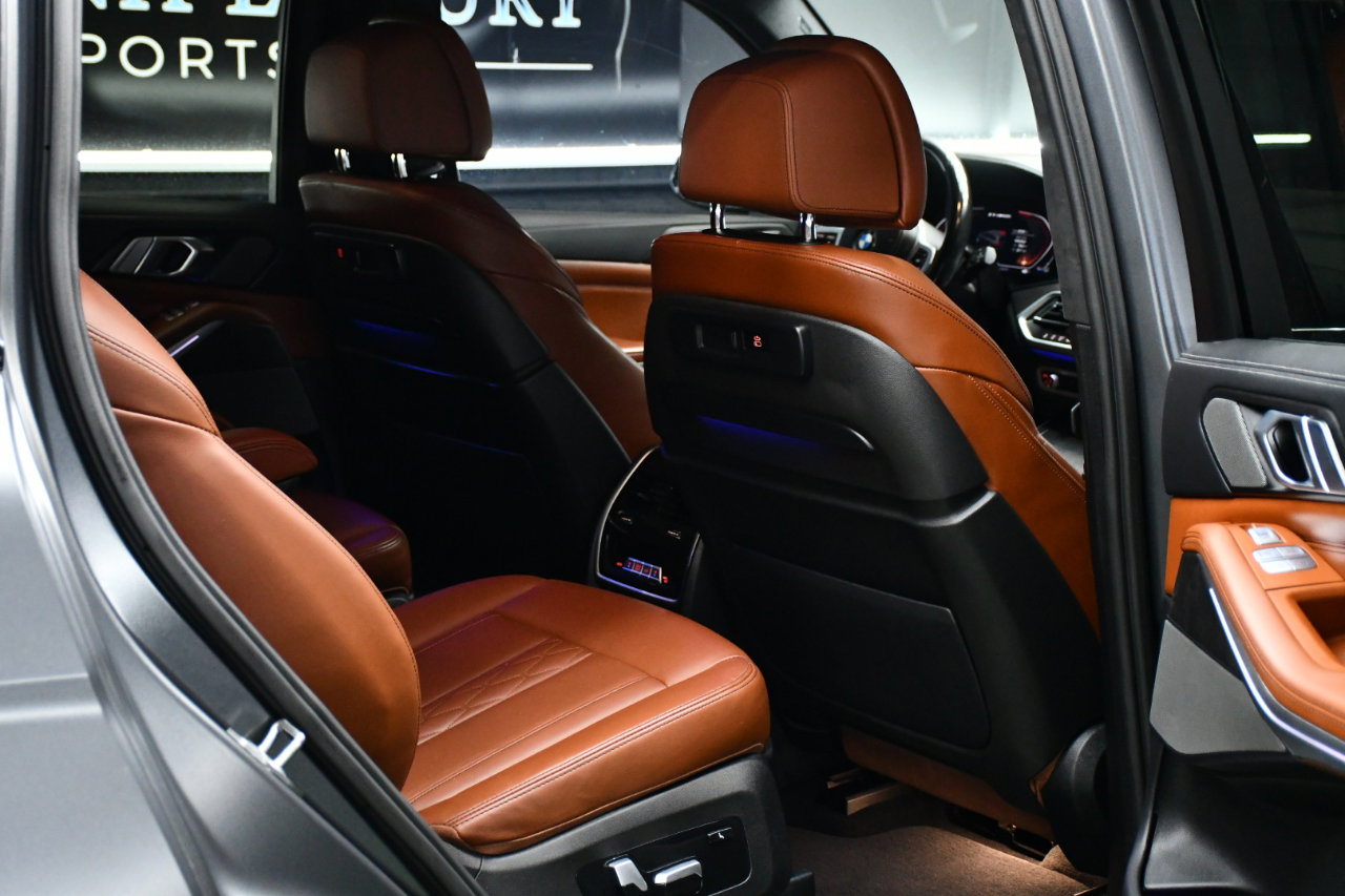 Used 2022 BMW X7 M50i w/ Executive Package image 44