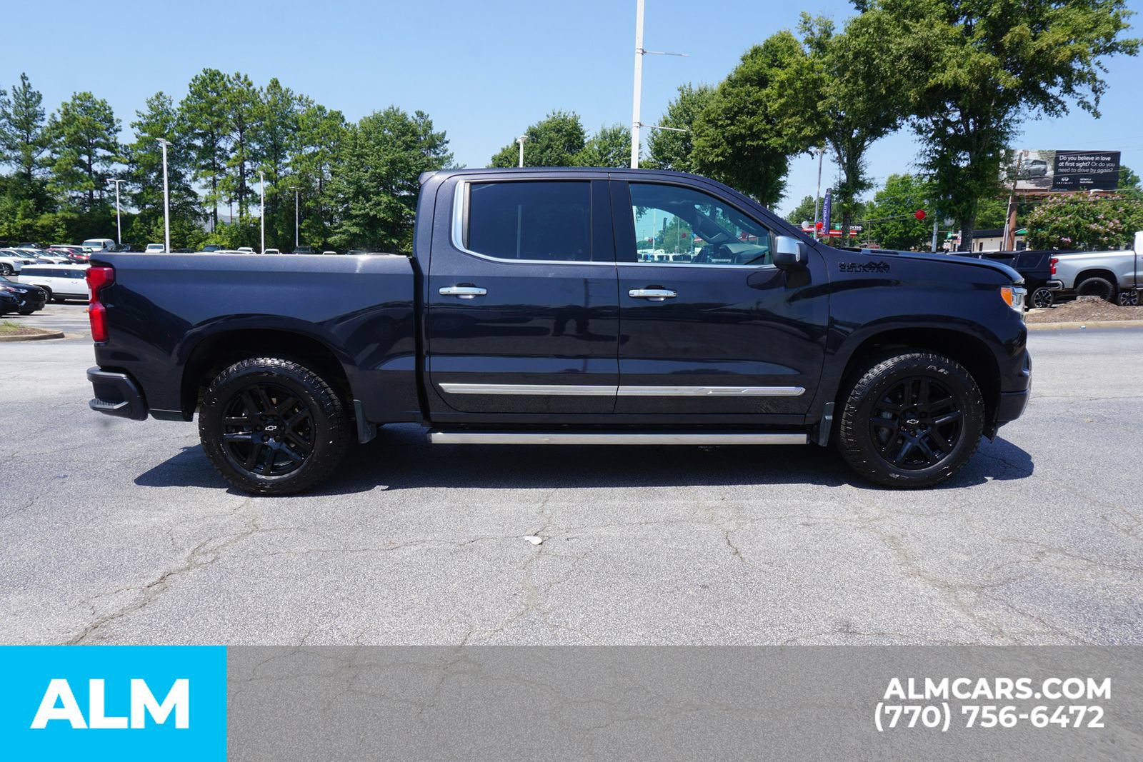 Used 2023 Chevrolet Silverado 1500 High Country w/ High Country Premium Package AWD/4WD image 10