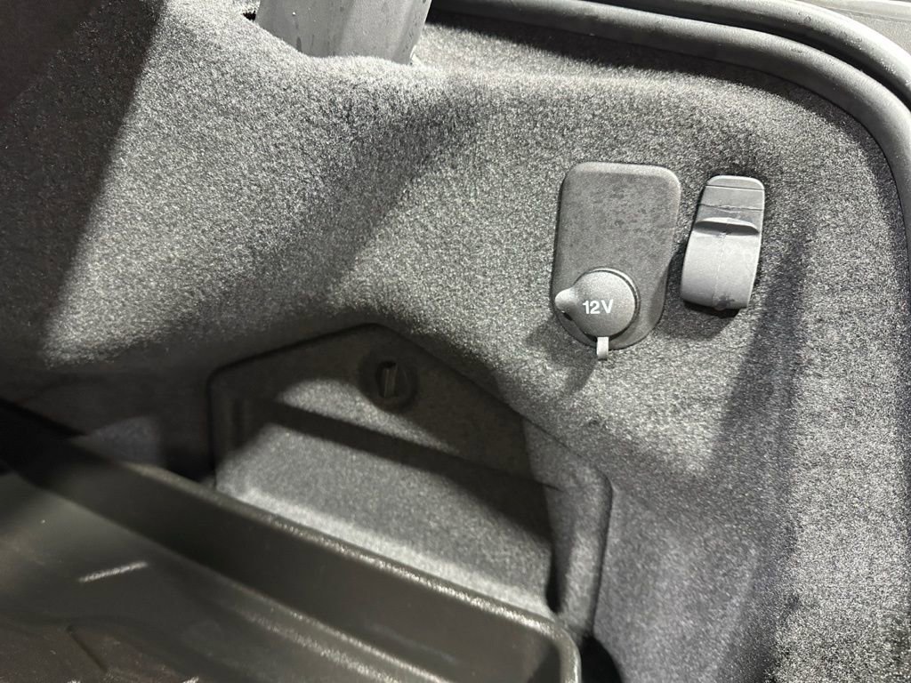 Used 2024 Jaguar XF R-Dynamic SE image 20