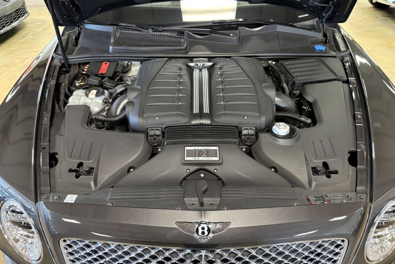 Used 2018 Bentley Bentayga image 47