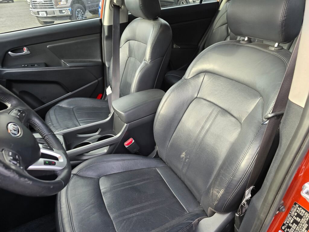 Used 2011 Kia Sportage SX w/ Premium Pkg w/Leather Seats image 21