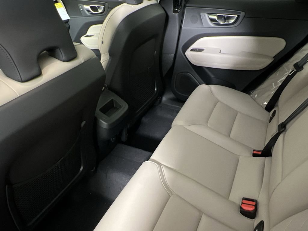 New 2026 Volvo XC60 B5 Core image 24