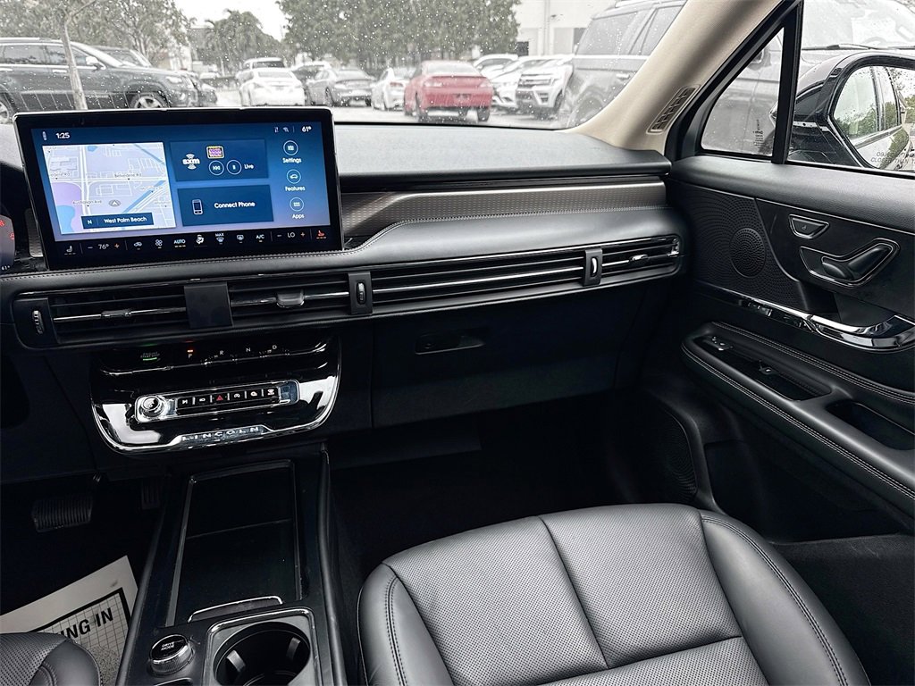 Used 2024 Lincoln Corsair Reserve image 25