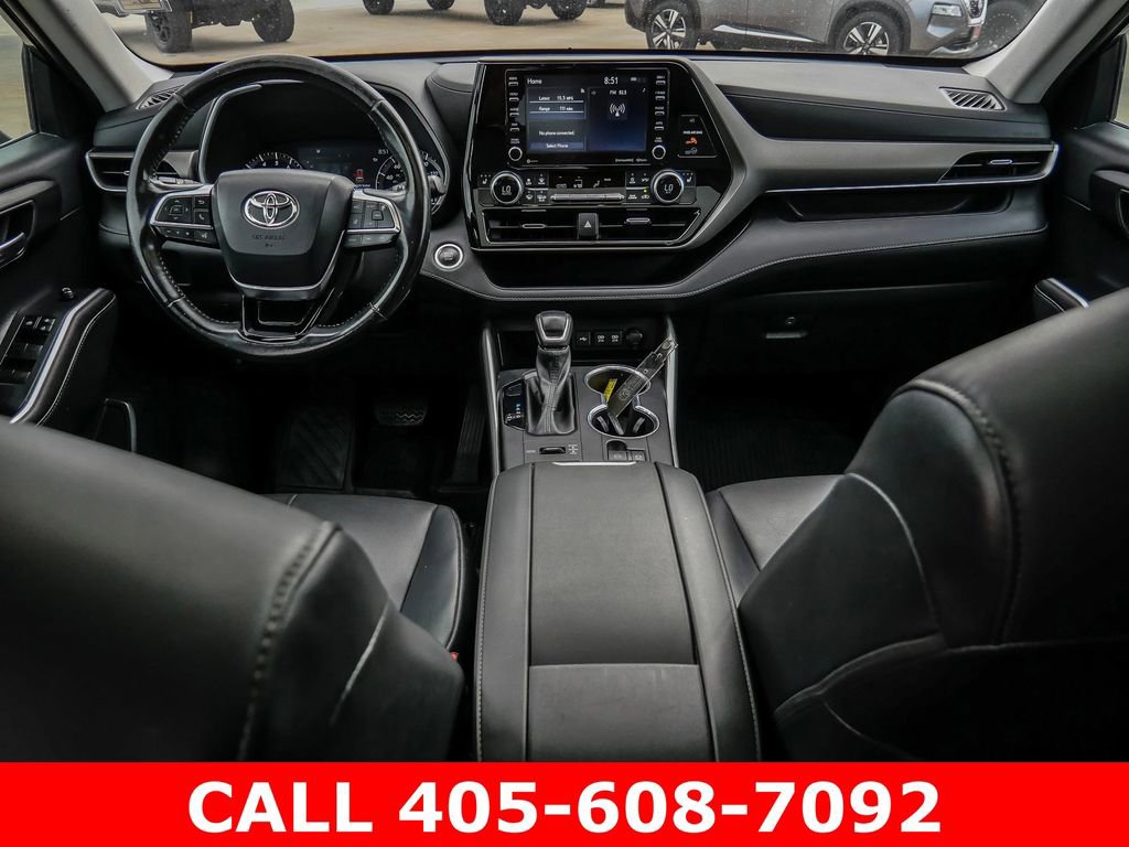 Used 2021 Toyota Highlander XLE AWD/4WD image 26