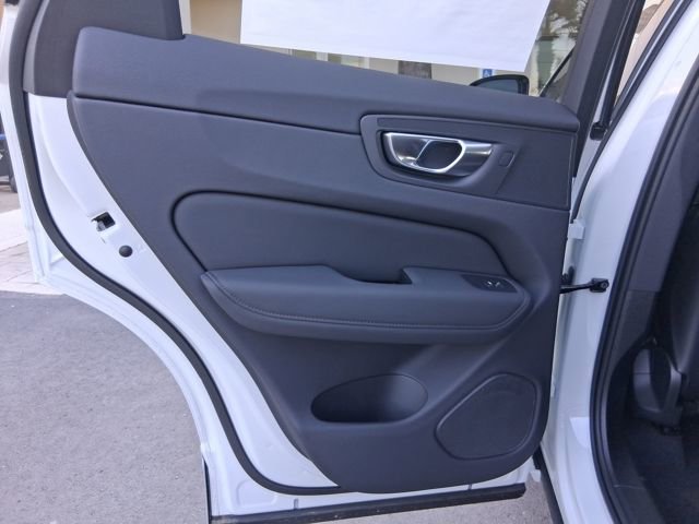 New 2026 Volvo XC60 B5 Core AWD/4WD image 15