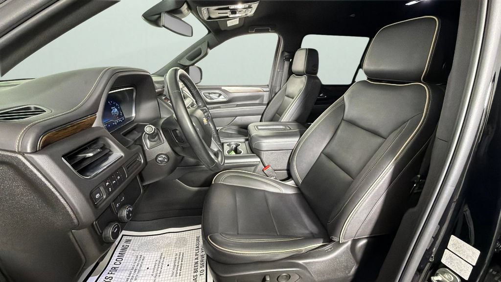 Used 2023 Chevrolet Suburban Premier RWD image 17