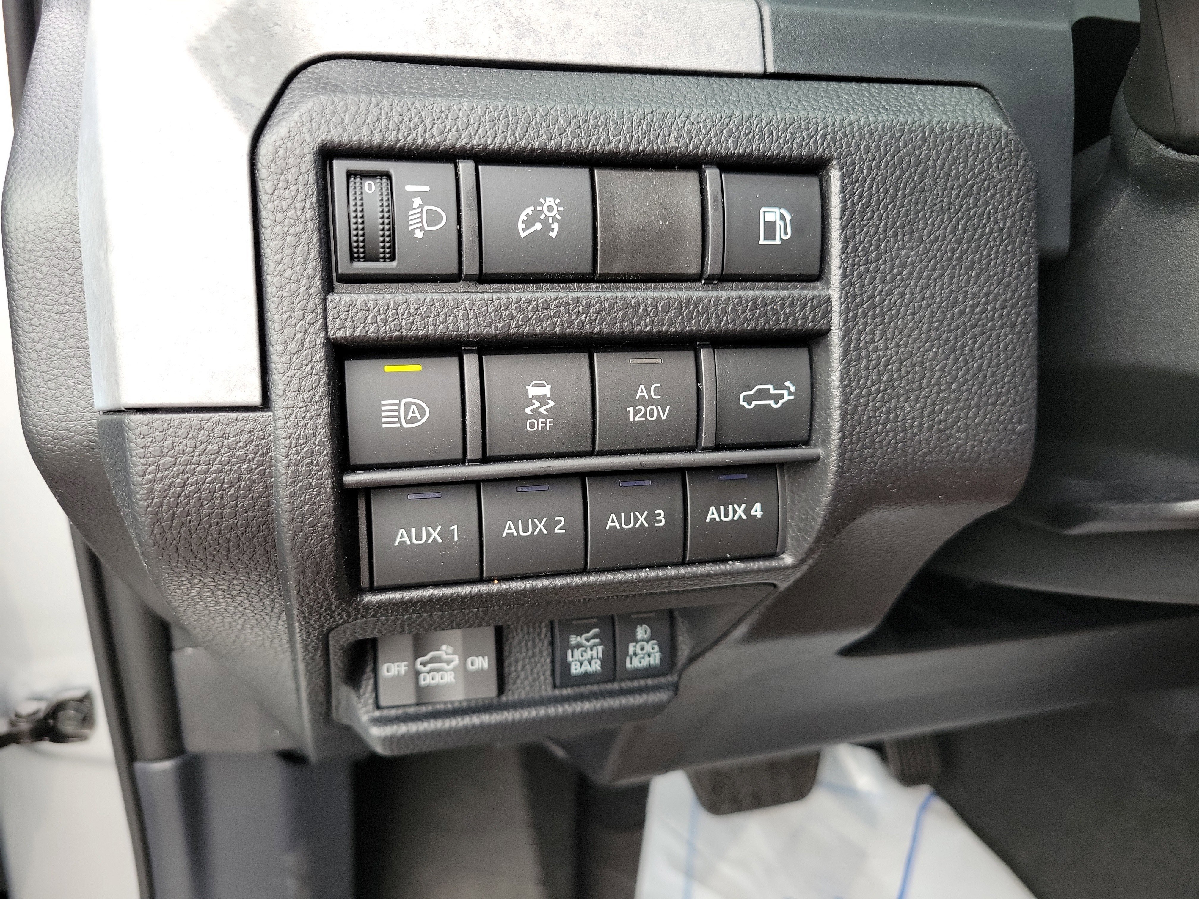 New 2025 Toyota Tacoma 4x4 Double Cab Hybrid image 33