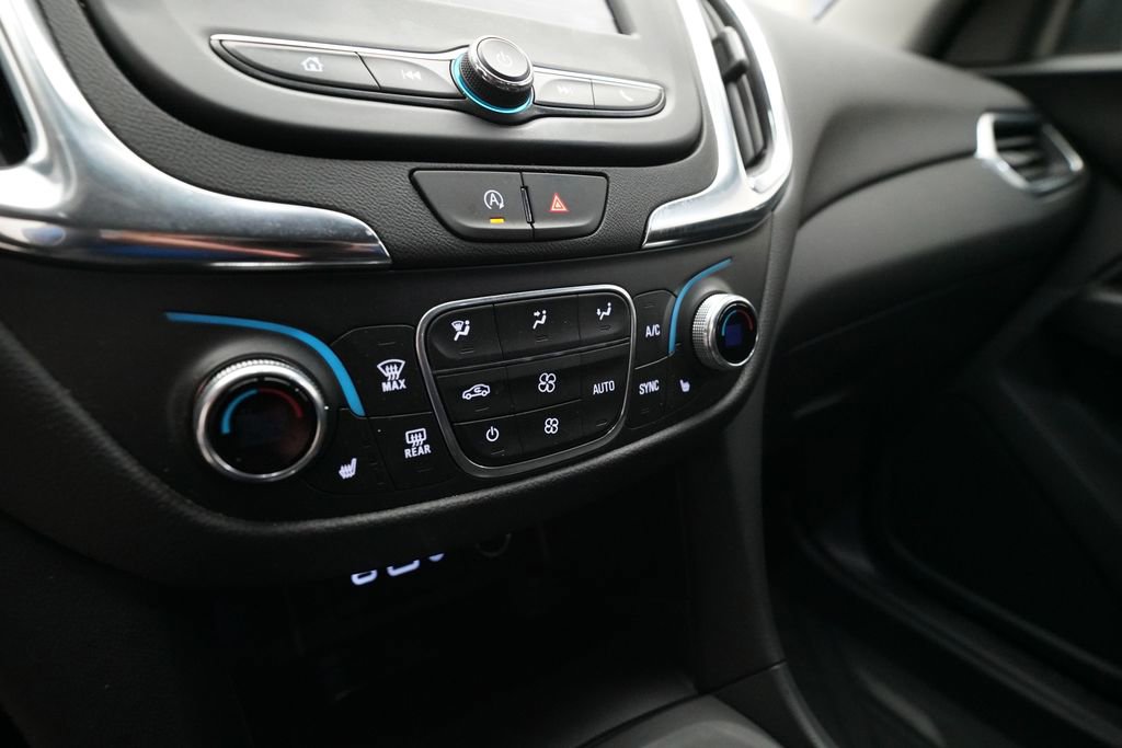 Certified 2024 Chevrolet Equinox LT w/ LPO, Floor Liner Package image 21