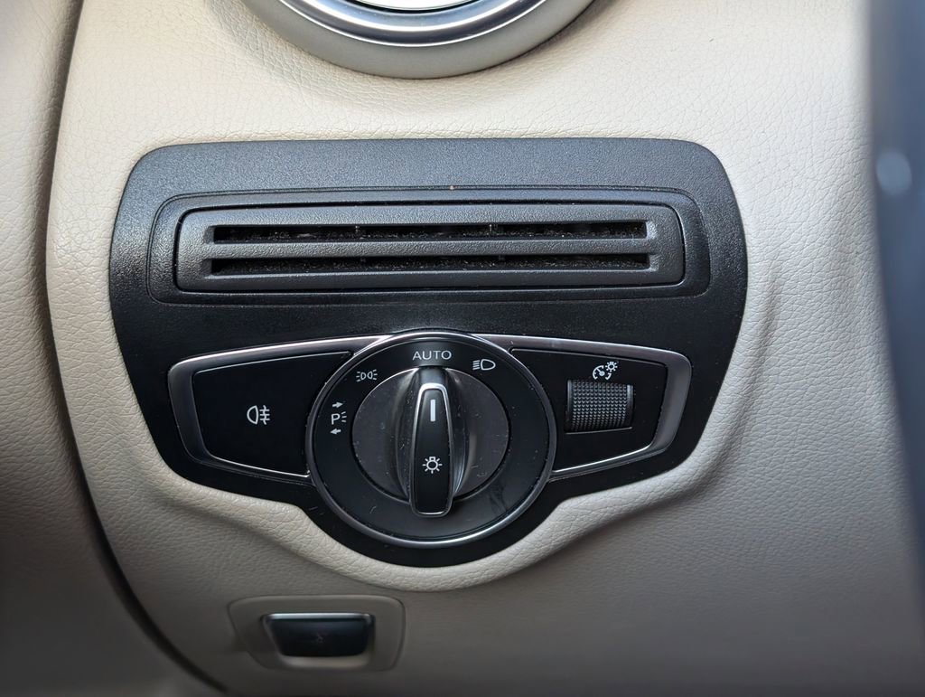 Certified 2022 Mercedes-Benz GLC 300 4MATIC image 5