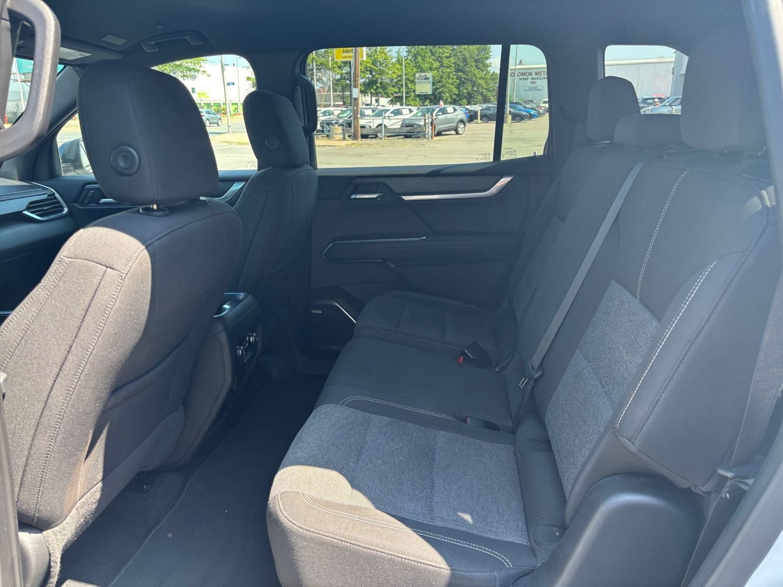 Used 2025 GMC Acadia Elevation AWD/4WD image 27