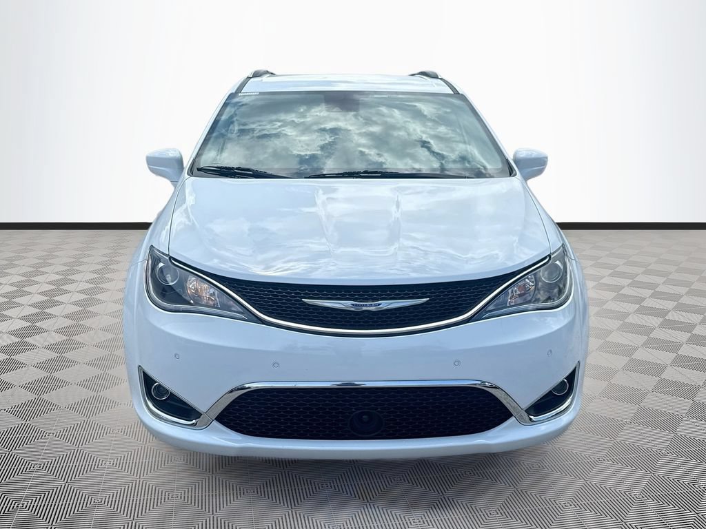 Used 2019 Chrysler Pacifica Touring-L Plus w/ Advanced Safetytec Group FWD image 2