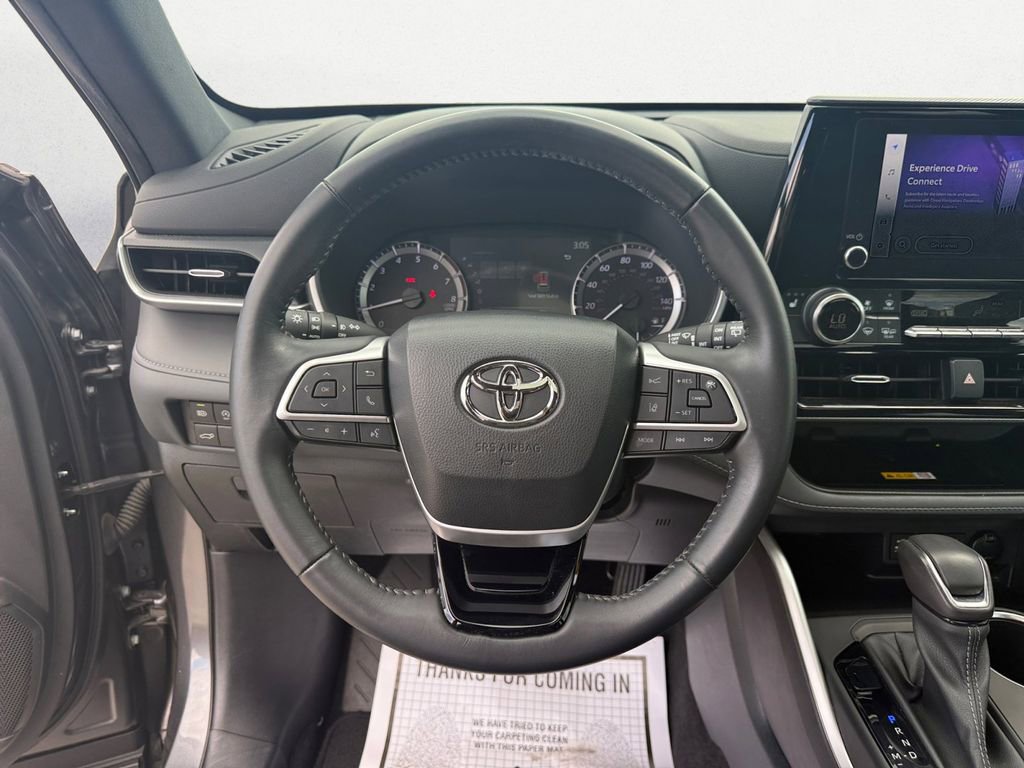 Used 2023 Toyota Highlander XSE image 12