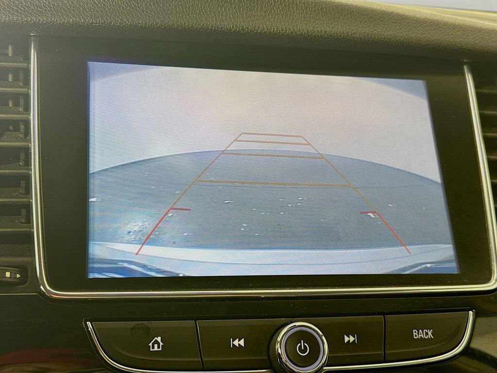 Used 2020 Buick Encore Essence FWD image 15