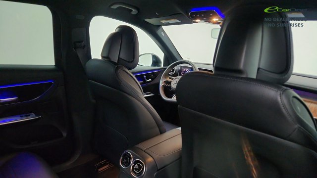 Used 2025 Mercedes-Benz GLC 300 4MATIC image 45
