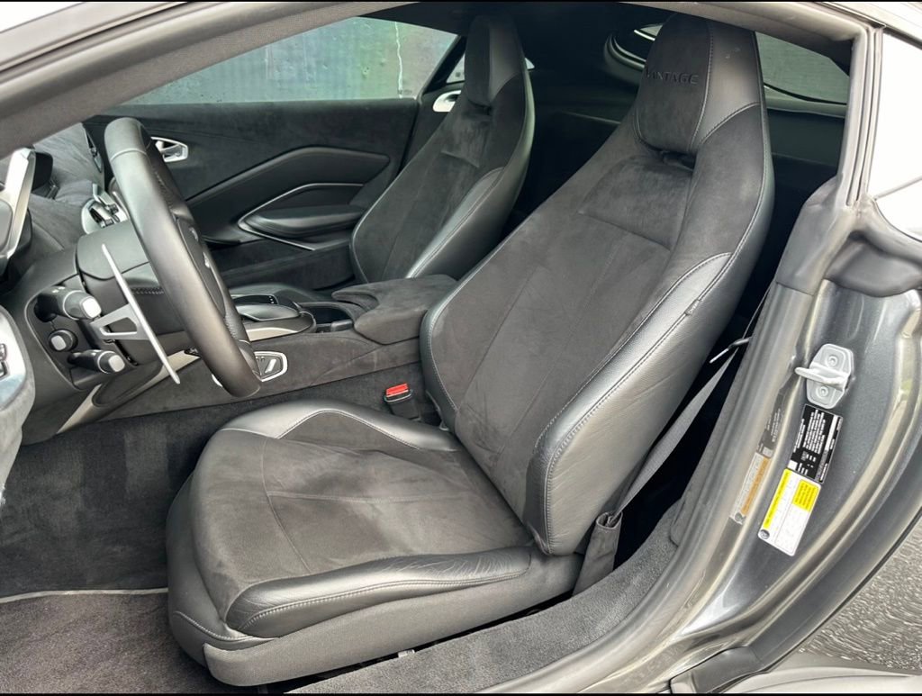 Used 2021 Aston Martin V8 Vantage Coupe image 5