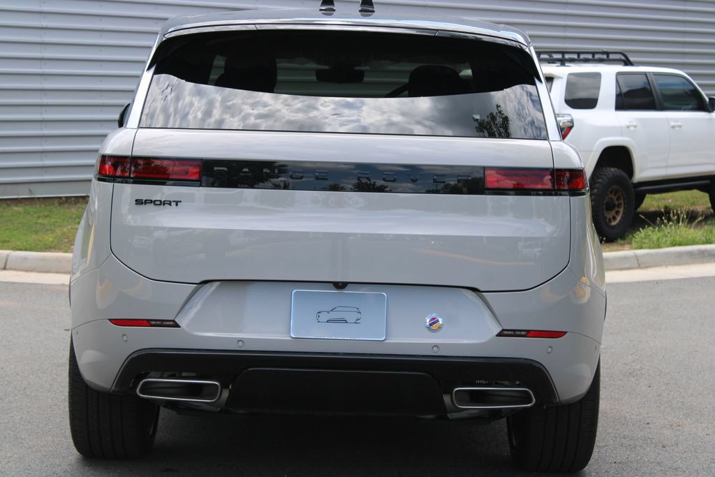 New 2026 Land Rover Range Rover Sport Dynamic SE AWD/4WD image 6