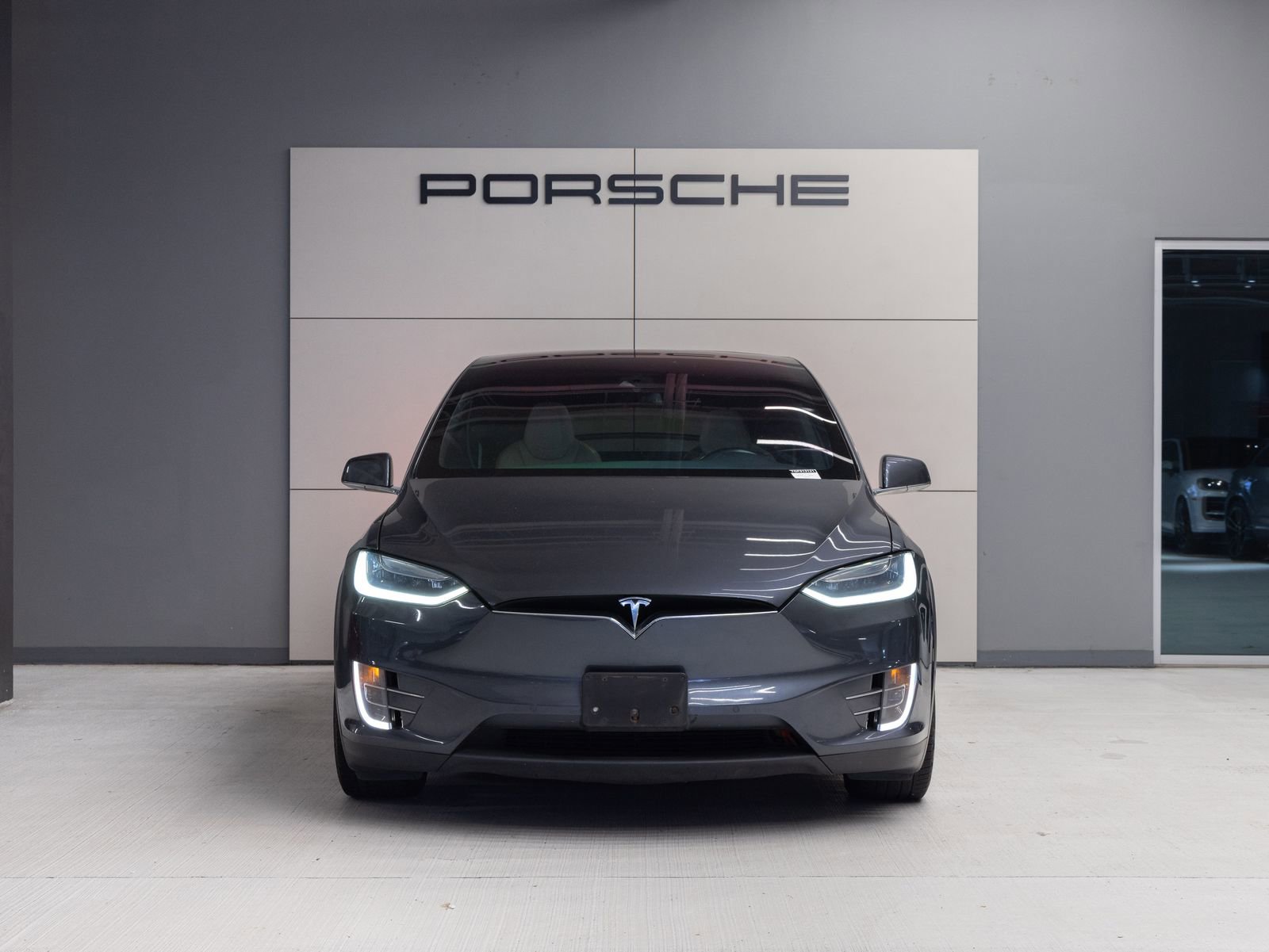 Used 2016 Tesla Model X 70D AWD/4WD image 10