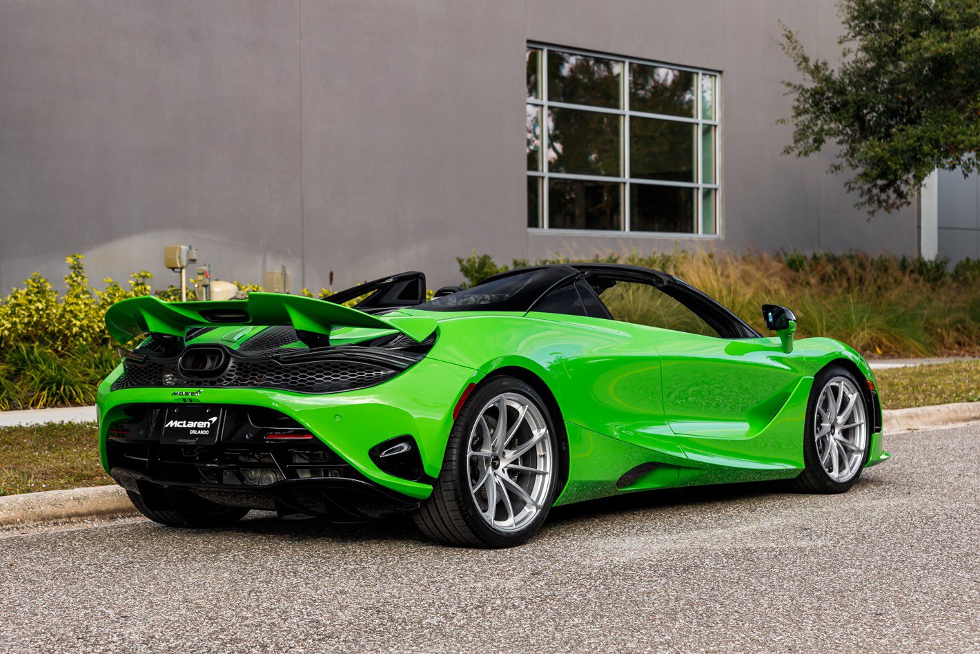 Used 2026 McLaren 750S Spider image 9