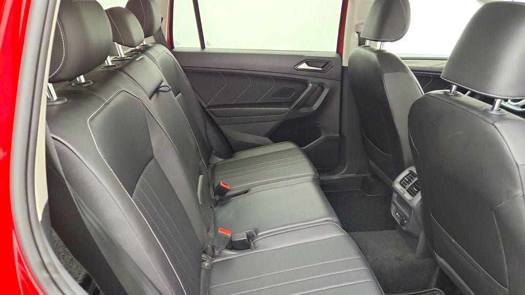 Used 2022 Volkswagen Tiguan SE AWD/4WD image 21
